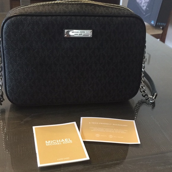 MICHAEL KORS
Jet Set Large Logo Crossbody Bag - Picture 5 of 6